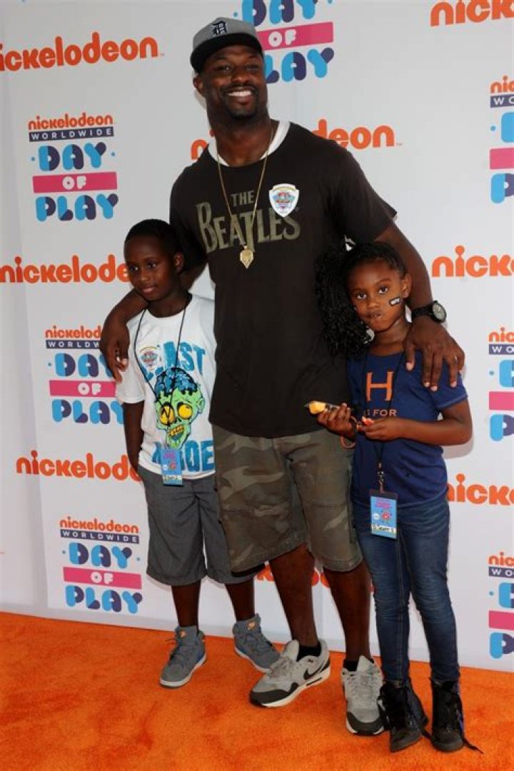 Bart Scott Net Worth