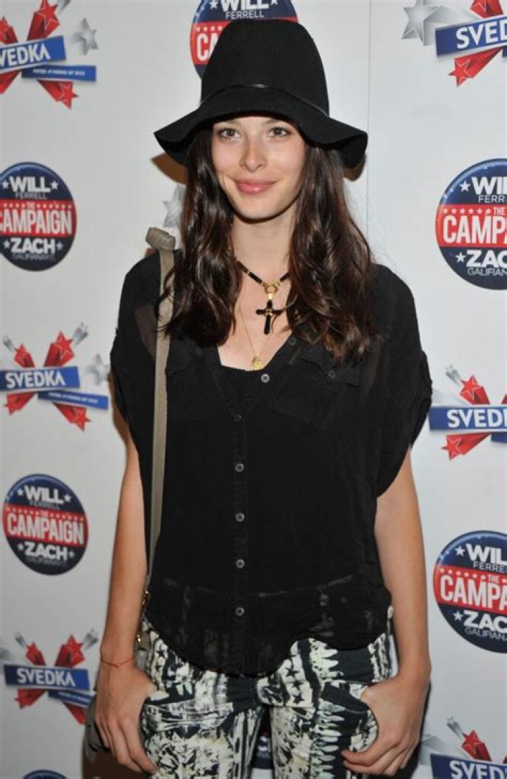 Carly Foulkes Net Worth
