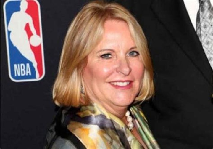 Dinah Lacey Net Worth