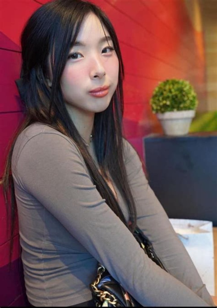 Elle Lee