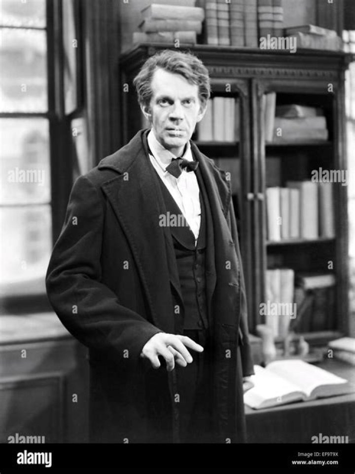 Raymond Massey