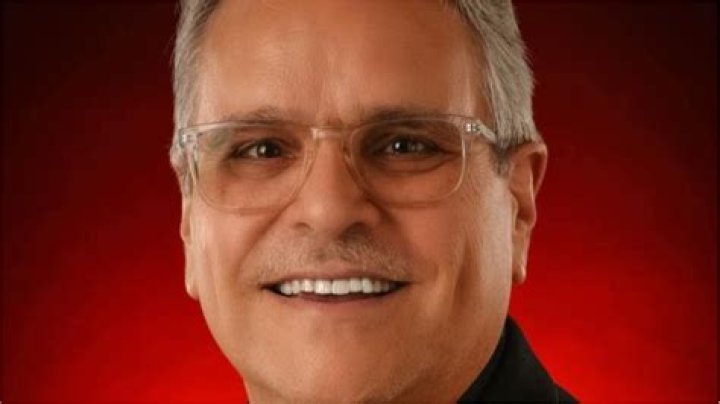 Robert W Smith