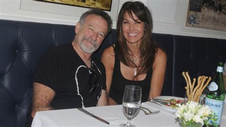 Robin S. Net Worth