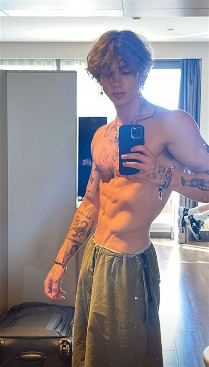 Vinnie Hacker Bio, Wiki, Age, Family, Girlfriend, TikTok and Net Worth
